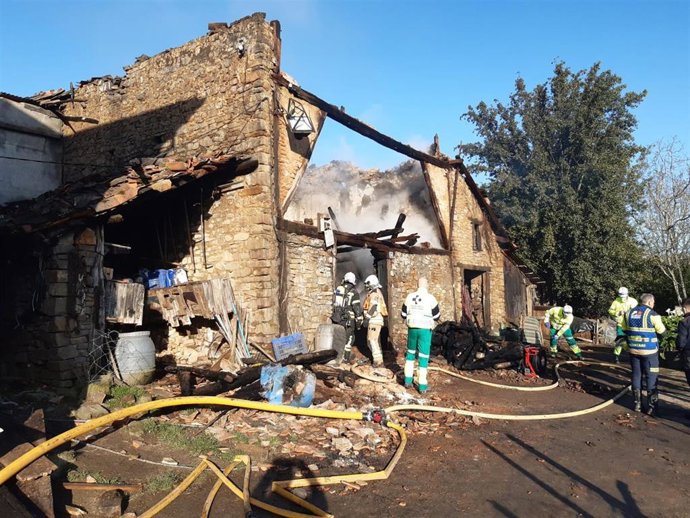 Incendio de un caserío en Okondo, en Álava