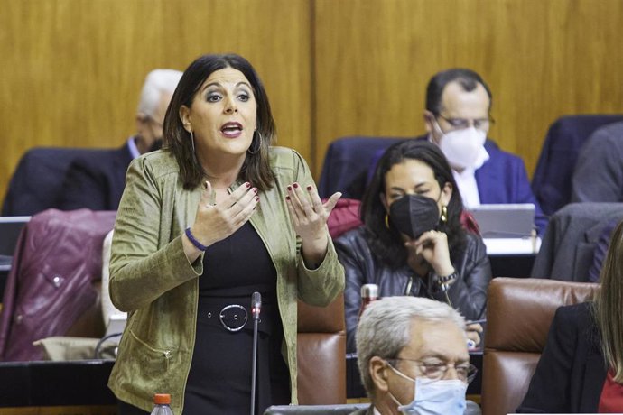La portavoz del Grupo Parlamentario Socialista, Ángeles Férriz, durante la sesión plenaria ordinaria en el Parlamento de Andalucía, a 24 de marzo de 2022 en Sevilla (Andalucía, España)