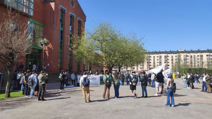 Concentración de estudiantes contra la reforma educativa