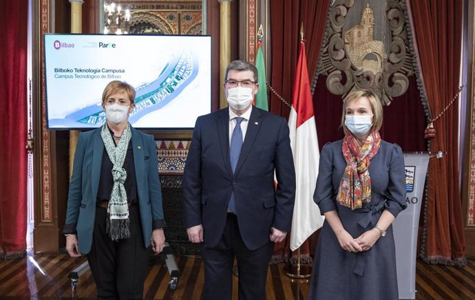 Arantxa Tapia, Juan Mari Aburto y Ainara Basurko