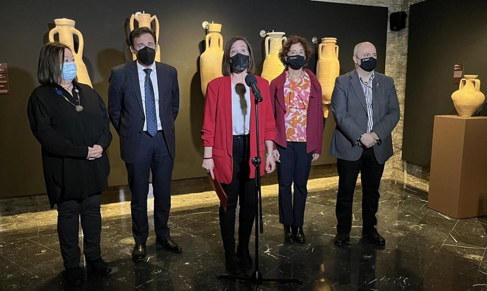 Presentación de la muestra sobre el comercio de cerámica, en el Torreón Fortea.