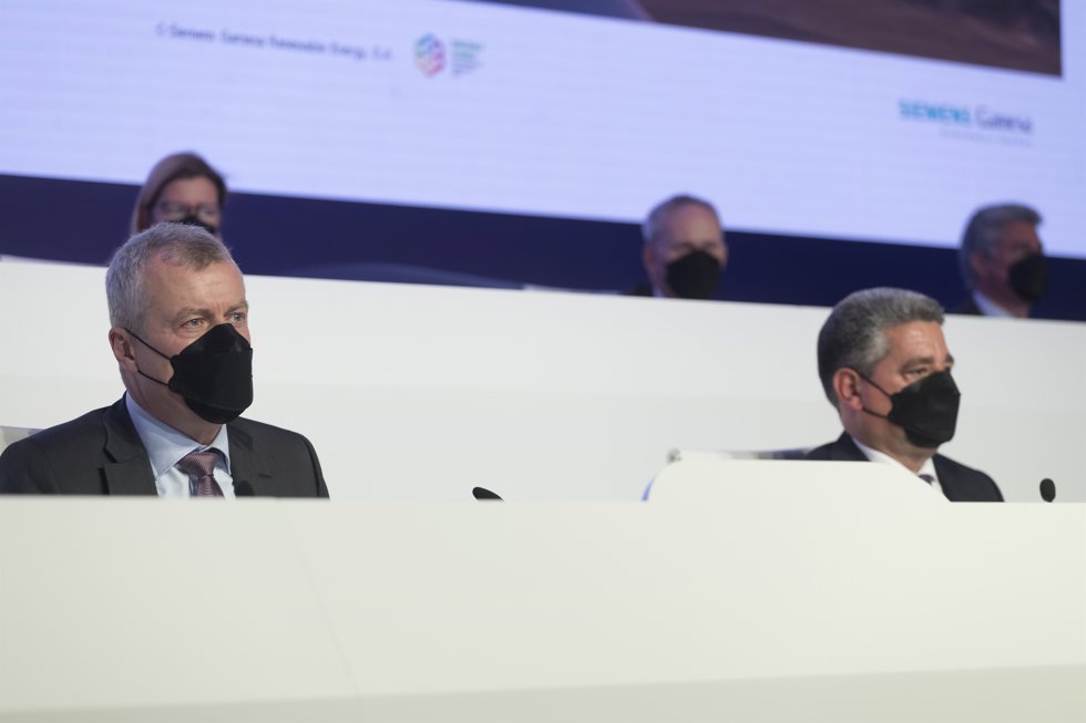 Jochen Eickholt, CEO de Siemens Gamesa, y Miguel Ángel López, presidente de la compañía