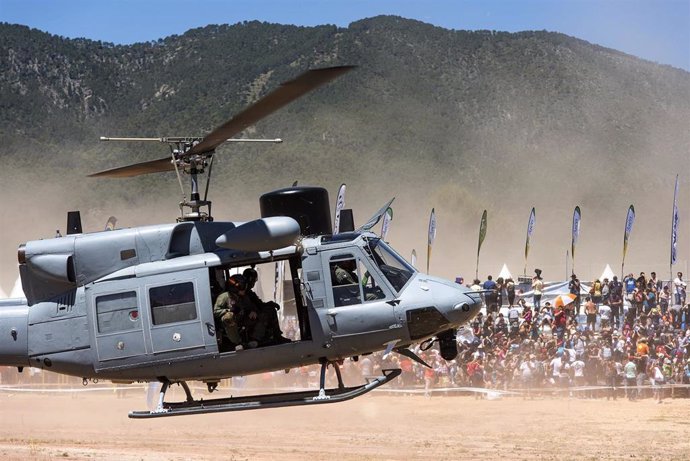 Archivo - Exhibición del helicóptero en el FIA El Yelmo.