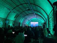 Maroto afirma que Baleria es un "modelo a seguir" y defiende la colaboración público-privada