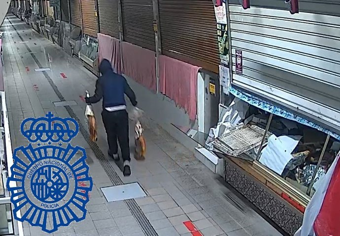 Detenido un hombre que intentaba huir por el tejado tras robar dos jamones de un mercado municipal