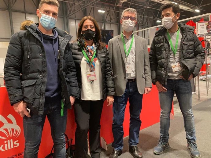 La delegada de Educación y Deporte de la Junta en Huelva, Estela Villalba, ha asistido al Campeonato Nacional de FP 'Spainskills 2022'.