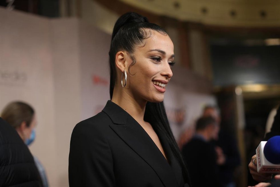 La representante española en Eurovisión 2022 Chanel posa en el photocall del estreno de 'Fama, el Musical' en el Teatro EDP Gran Vía, a 22 de marzo de 2022, en Madrid (España). La producción del musical es completamente nueva, en cuanto a la adaptación