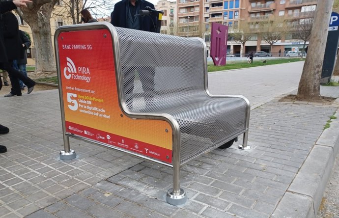 Banc Parking 5G instalado en Lleida.