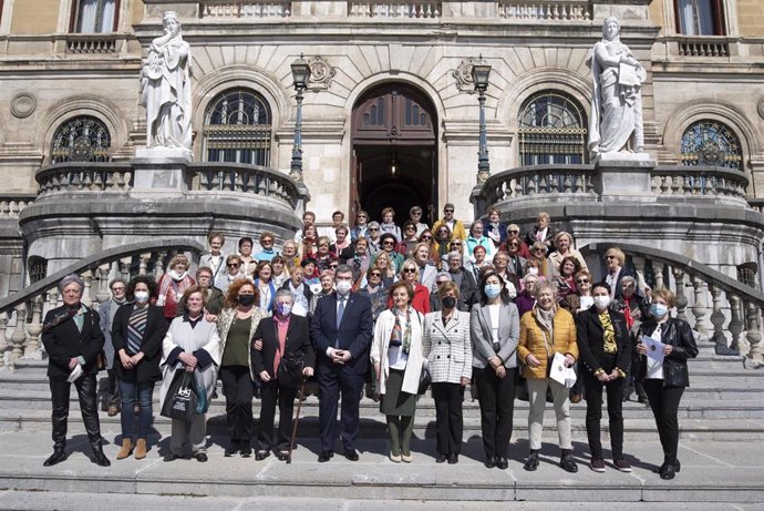 Recepción a la asociación Etxeko Andre en Bilbao