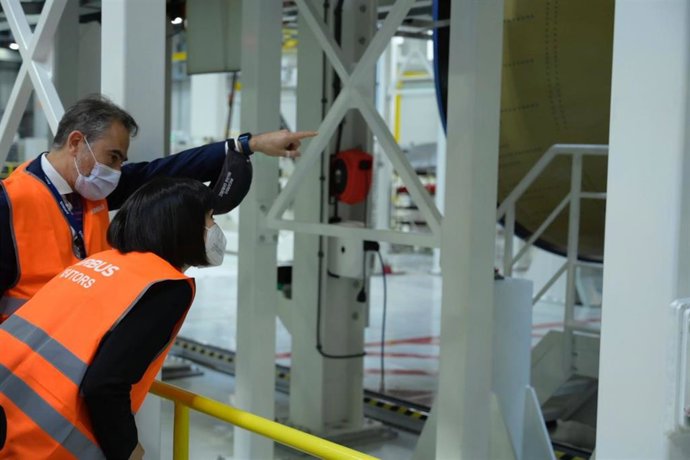 La ministra de Ciencia e Innovación, Diana Morant, visita las instalaciones de Airbus en Getafe y recalca el apoyo del ministerio al ámbito aeronáutico con el PERTE.