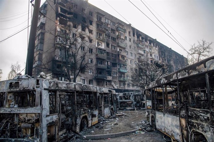 Edificios quemados en Mariúpol