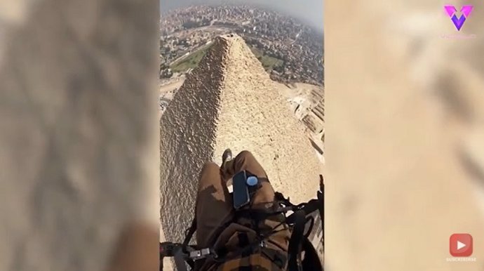 ¡Sobrevolando Las Pirámides De Guiza! // Increíbles Tomas