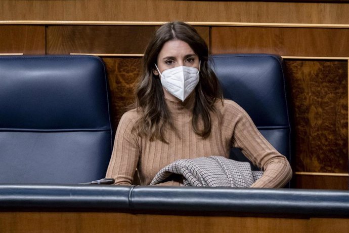 La ministra de Igualdad, Irene Montero, en una sesión plenaria, en el Congreso de los Diputados, a 24 de marzo de 2022, en Madrid (España). 