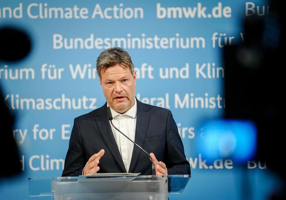 25 March 2022, Berlin: German Minister for Economic Affairs and Climate Protection Robert Habeck holds a press conference on energy security in Germany at his ministry. Photo: Kay Nietfeld/dpa