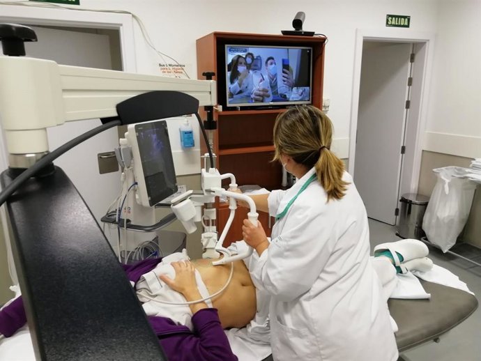 Ecografía con brazo robótico