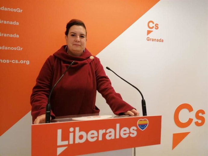 La portavoz del partido liberal en el Ayuntamiento de Órgiva (Granada), Raquel Álvarez