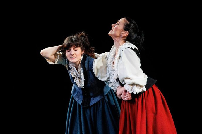 Archivo - La obra de teatro  Peribáñez y el comendador de Ocaña, en el Teatro Fernán Gómez