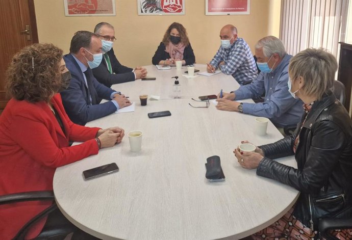 UPN y UGT abordan la situación del empleo en Navarra tras la aprobación de la reforma laboral.