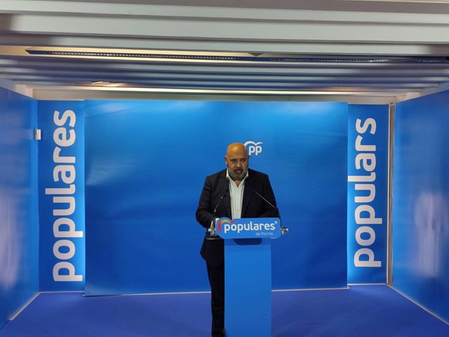El presidente del PP de Palma, Jaime Martínez, durante la rueda de prensa.