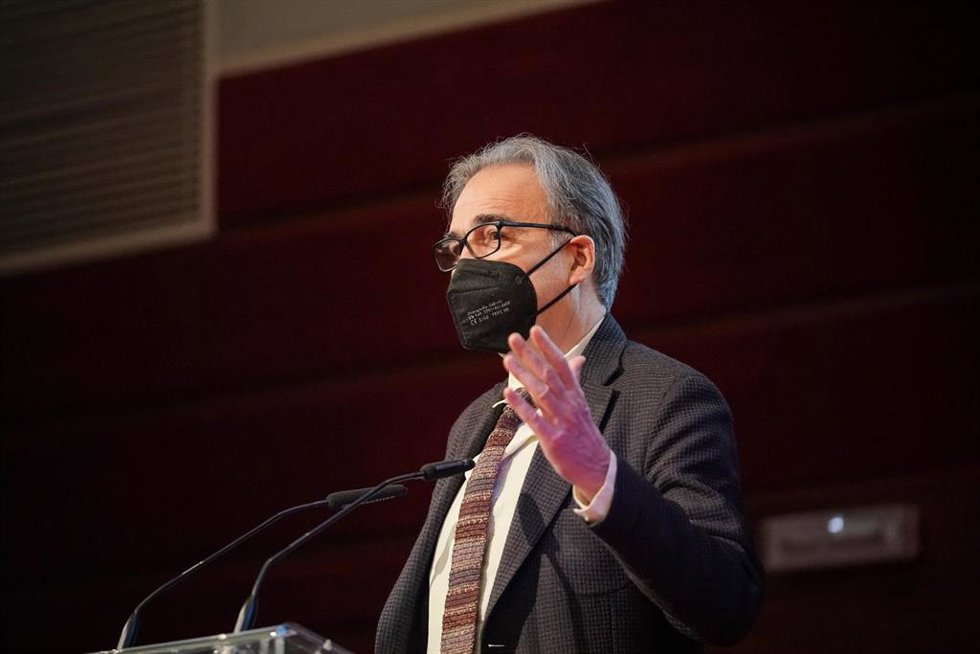 El ministro de Universidades, Joan Subirats, interviene en el XV Encuentro de la Red Estatal de Ciudades Educadoras (RECE), en el Palacio de Congresos Europa de Vitoria-Gasteiz, a 17 de marzo de 2022, en Vitoria, Álava, Euskadi (España). 
