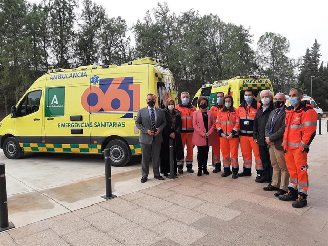 Visita a las nuevas unidades móviles del 061.
