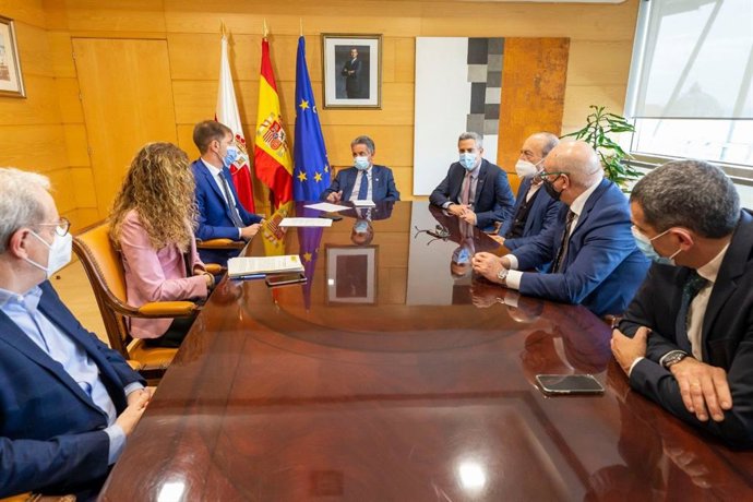 Reunión del Gobierno de Cantabria, la Delegación del Gobierno y CEOE-Cepyme