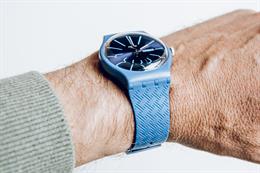 Un reloj de pulsera marca las 2:00 horas, a 24 de marzo de 2022, en Madrid (España). En la madrugada del sábado 26 de marzo al domingo 27, las 02.00 horas serán las 03.00 horas. Desde hace 82 años, con la llegada de la primavera, el último sábado de marzo