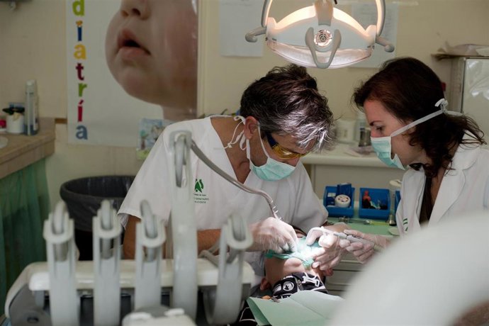 Archivo - Odontología, Dentista, Diente, Salud, Dental, Operación, Quirógano, Muela