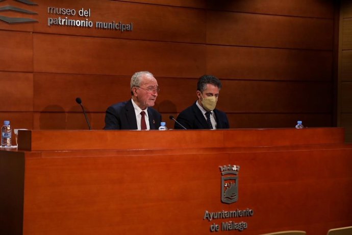 Francisco de la Torre y Carlos Conde en rueda de prensa