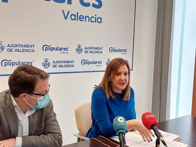 La portavoz del PP en el Ayuntamiento de València, María José Catalá, en el encuentro este viernes con los medios de comunicación.
