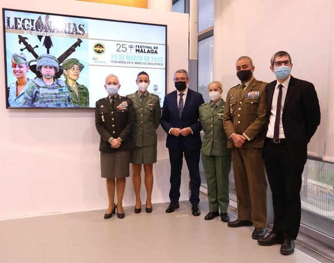 Presentación en la Diputación de  'Legionarias', un documental que destaca el papel de la mujer en las Fuerzas Armadas