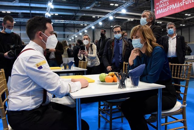 La ministra de Educación y Formación Profesional, Pilar Alegría, ha visitado este viernes la competición nacional de Formación Profesional Spainskills 2022