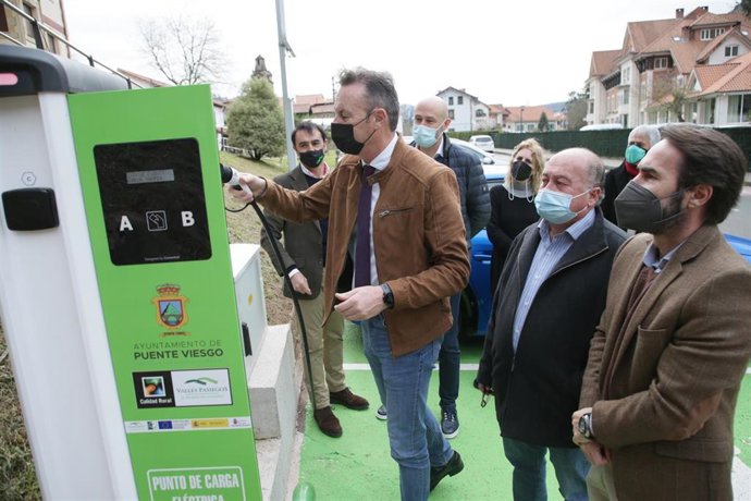 Puente Viesgo instala puntos de recarga de vehículos eléctricos en todos los pueblos