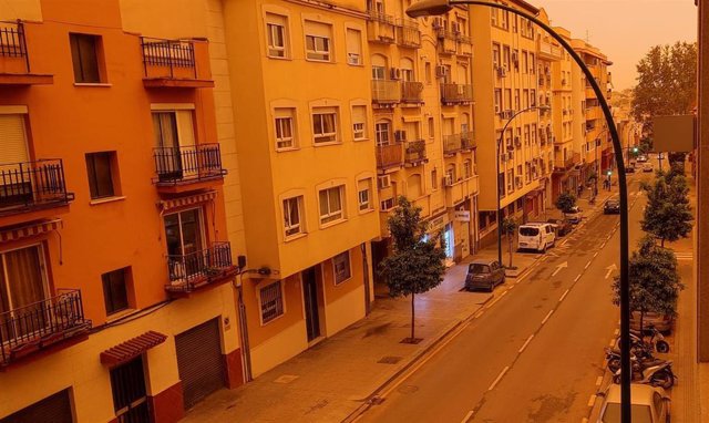 Calle Málaga calima.