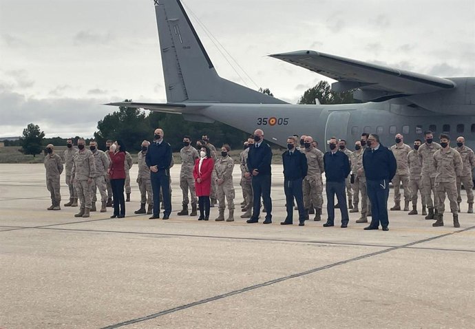 La ministra de Defensa, Margarita Robles, en una base militar a Albacete
