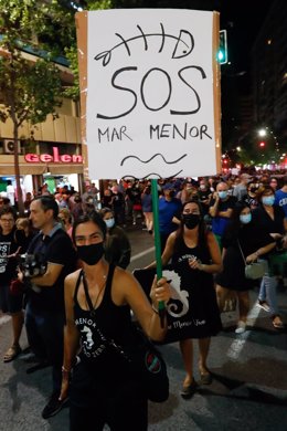 Archivo - Manifestación para protestar por la situación del Mar Menor en Murcia