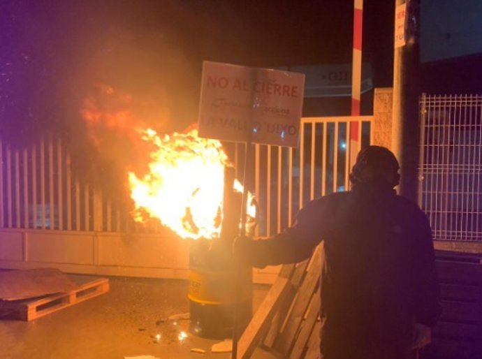 Trabajadores de Nordex --empresa dedicada a la fabricación de aerogeneradores-- han iniciado una huelga indefinida en protesta por la decisión de la mercantil de cerrar su planta en la localidad castellonense de la Vall d'Uixó.