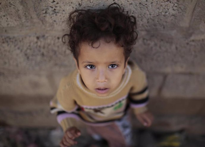 Archivo - Niño en la guerra en Yemen 