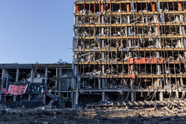 Centro comercial bombardeado en Kiev