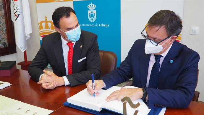 Los alcaldes de Lebrija y Salamanca