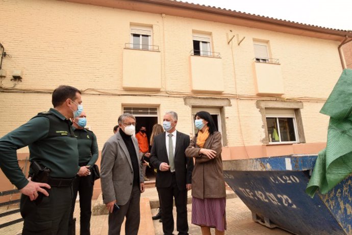Visita de Gobierno y Diputación al cuartel de la Guardia Civil de Atarfe, con el Ayuntamiento