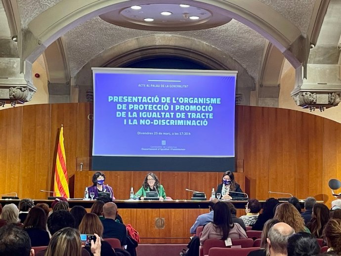 Presentación del Organismo de Protección y Promoción de la Igualdad de Trato y No discriminación, con la consellera Tnia Verge