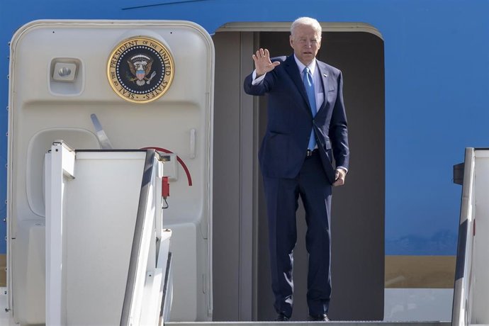 El presidente de EE.UU., Joe Biden, abandona Bruselas de camino a Polonia tras asistir a una cumbre extraordinaria de la OTAN y a una cumbre del Consejo Europeo sobre la invasión rusa de Ucrania