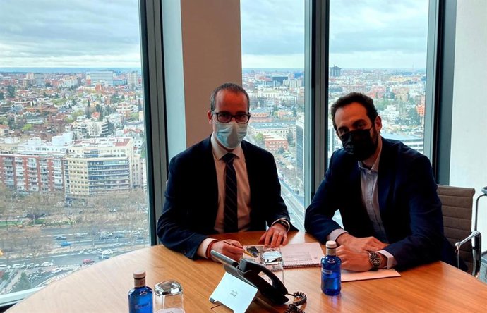 El director general de Informática y Transformación Digital, Javier Martínez, en la reunión en la que se analizaron los detalles previos a la presentación de la Agenda Digital