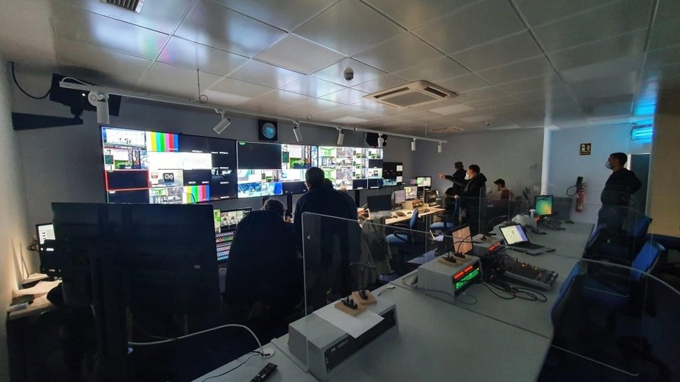 Archivo - Imagen de archivo de una sala de realización de Canal Sur Televisión. 