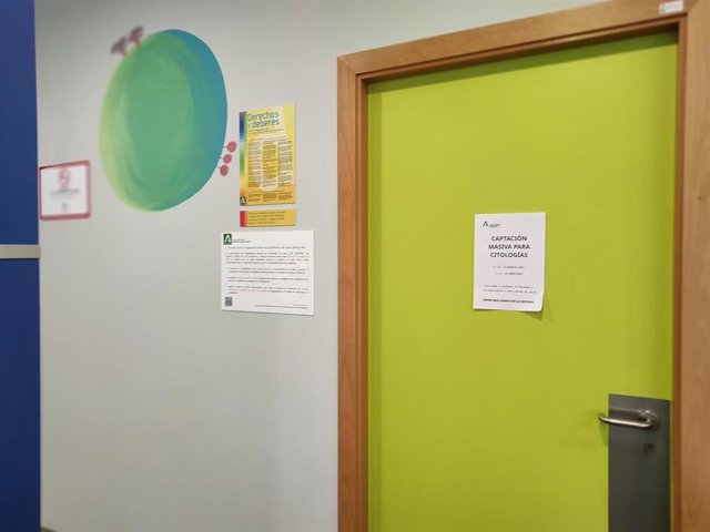 Cartel sobre captación masiva de citologías en un centro de salud.