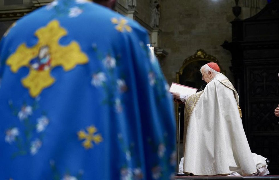 El cardenal Cañizares durante el acto de consagración de la humanidad, particularmente de Rusia y Ucrania