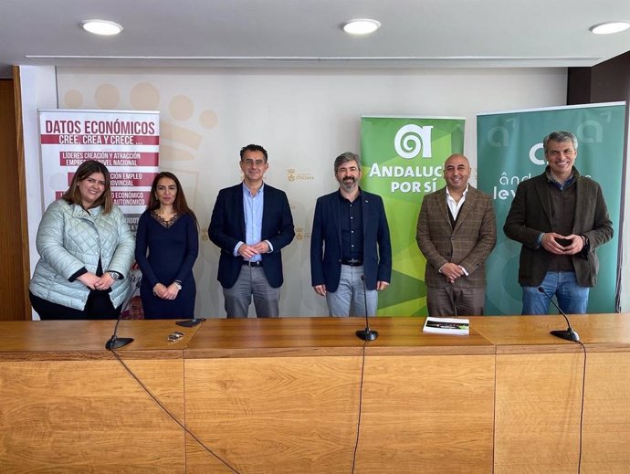 Ganemos y AxSí firman un acuerdo para trabajar de forma coordinada en Chiclana