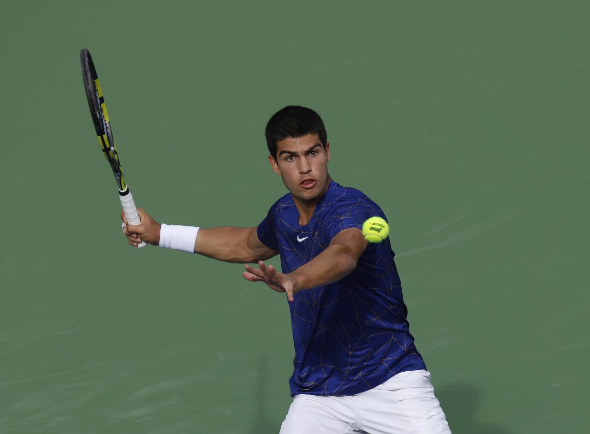 Martínez challenges Medvedev and Alcaraz and Bautista overcome the debut in Miami