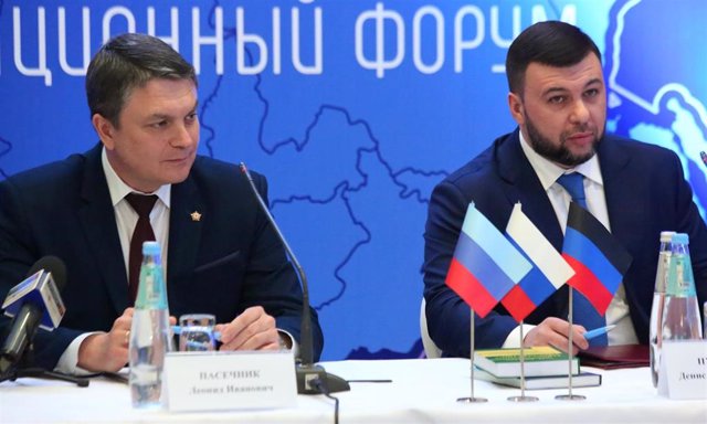 Archivo - Los líderes separatistas de las autoproclamadas repúblicas de Donetsk y Lugansk, Denis Pushilin y Leonid Pasechnik, respectivamente